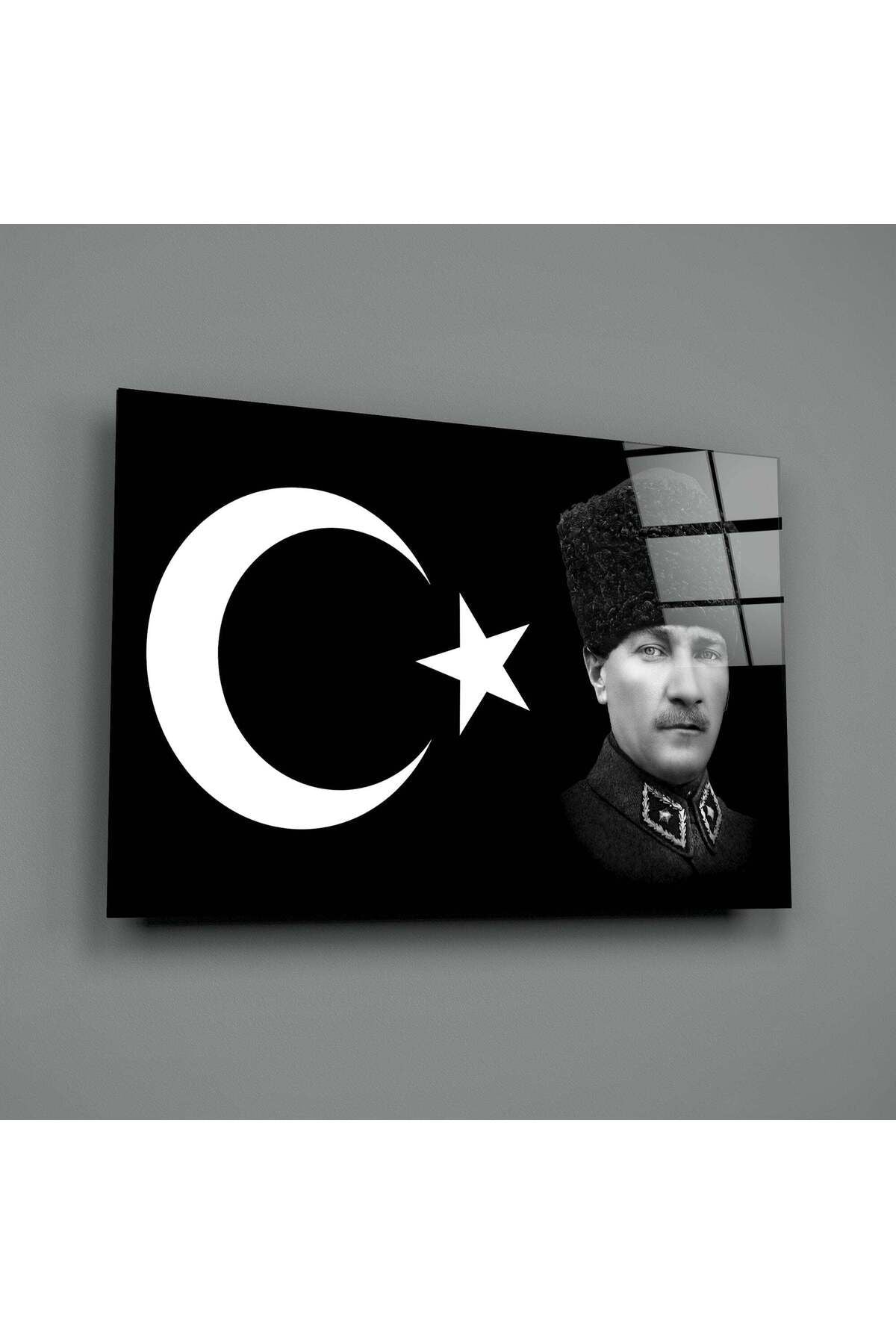 Atatürk ve Türk Bayrağı Cam Tablo