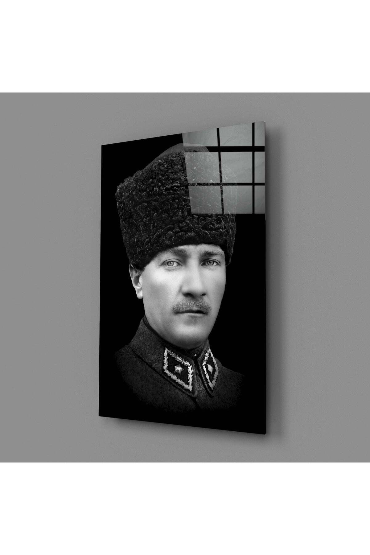 Atatürk Cam Tablo