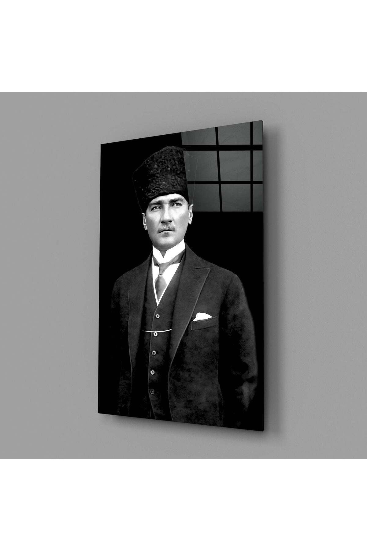 Atatürk Cam Tablo