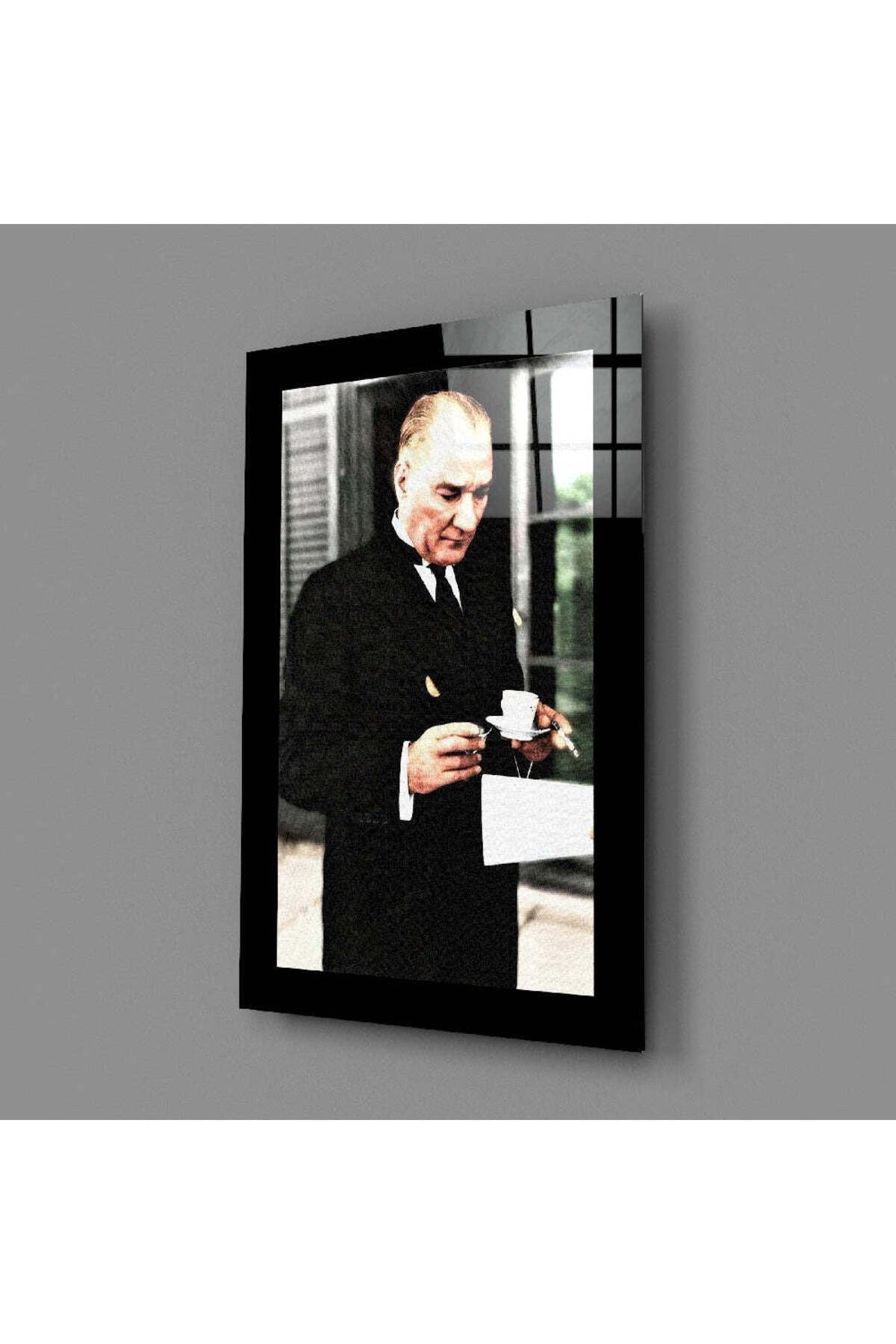 Atatürk Cam Tablo