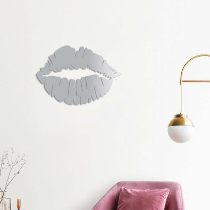 Silent Passion: Kiss Metal Painting